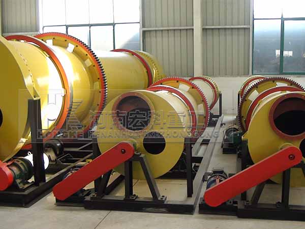 采取牛糞烘干機做原料生產(chǎn)有機肥成本小,質(zhì)量穩(wěn)定