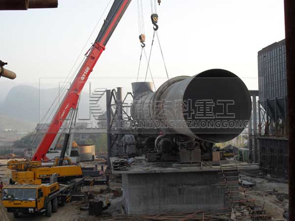 氧化鋅在玻璃加工中的應用，能使玻璃產(chǎn)生特殊性質(zhì)